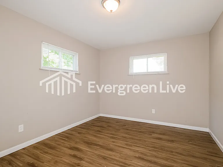 9524 Stansberry Ave — Photo 9
