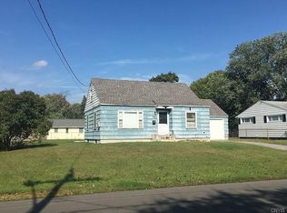 201 Lynnhaven Dr, North Syracuse, NY 13212