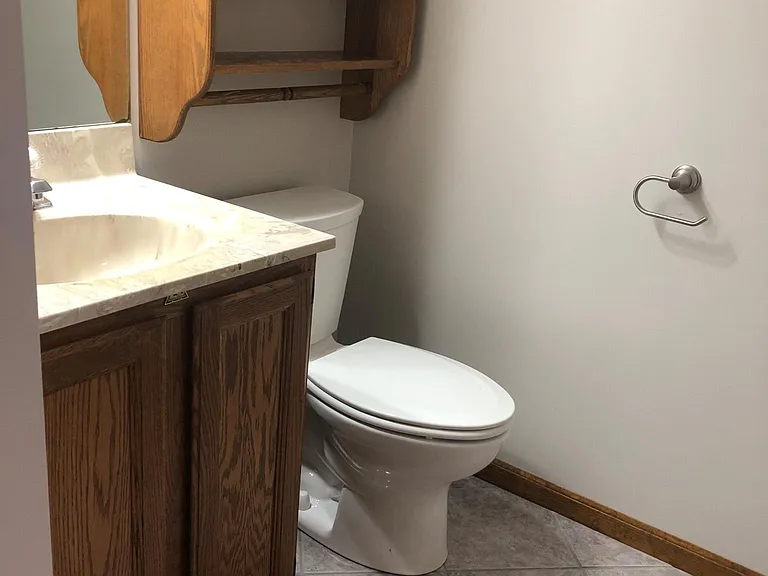 1322 E Chippewa St — Photo 12