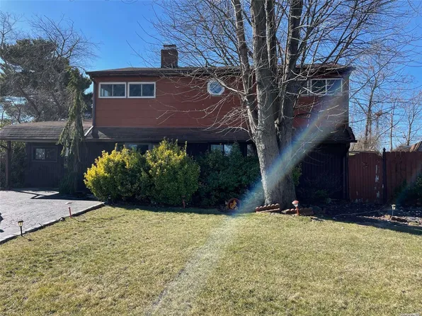 14 Shield Lane, Levittown, NY 11756