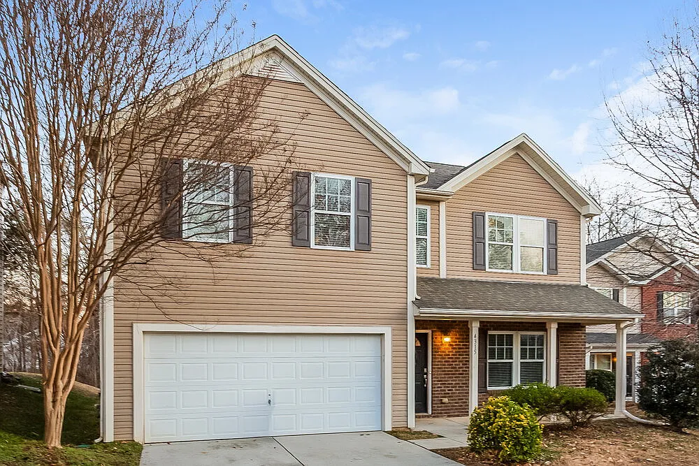 4 bed, 2.5 bath, 2920 sqft, $2,455 — Photo 4