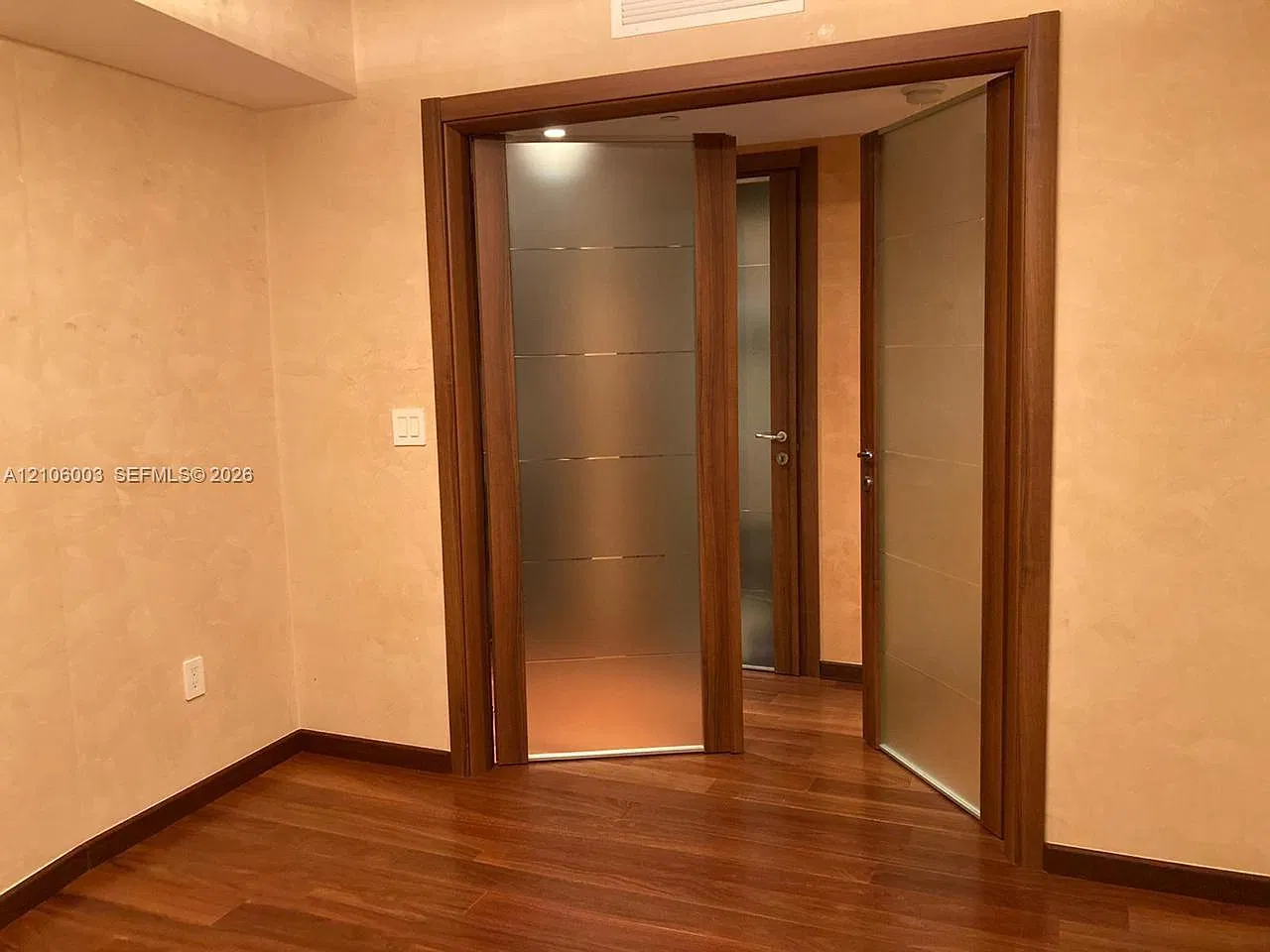 Beach Club Condo — Photo 3