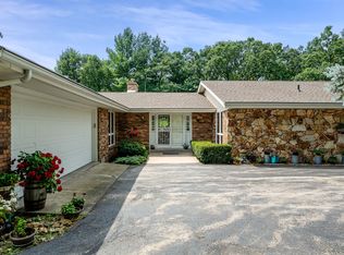 916 W Town Line Rd, Leaf River, IL 61047