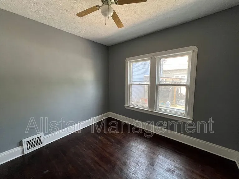 3257 E 139th St #DOWN — Photo 20