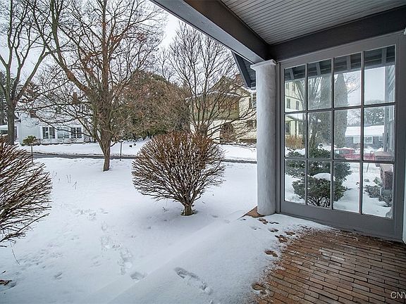 4th image of 104 Burlingame Rd