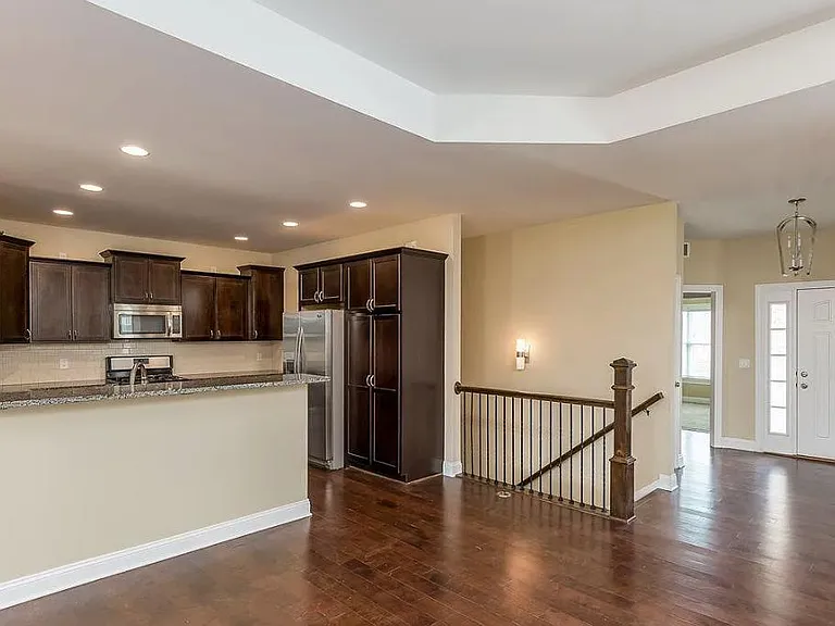 70 Cobblestone Ln — Photo 3
