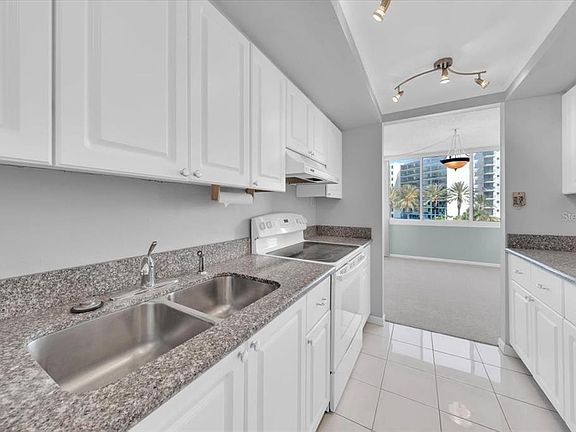 4th image of 660 Island Way APT 301