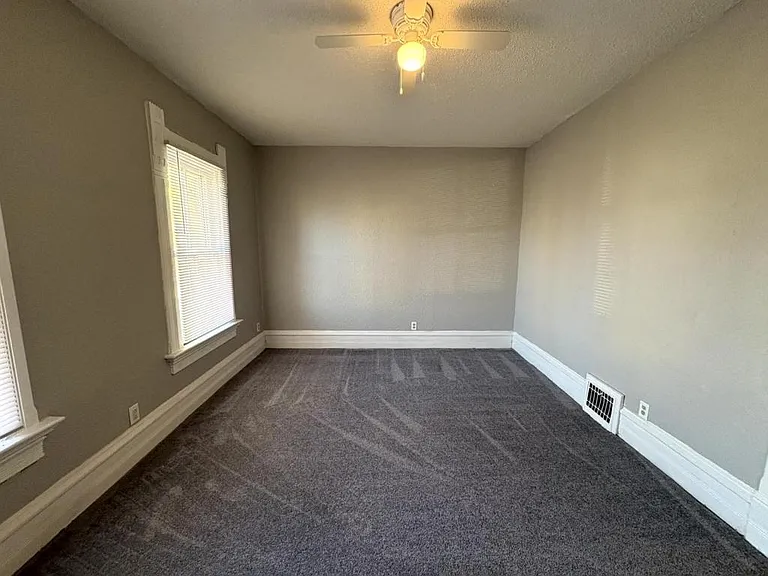 2708 7th Ave — Photo 14