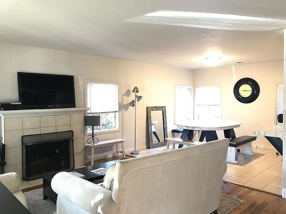 1st image of 205 Cypress St