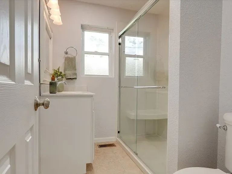 65 Leonard North St — Photo 10