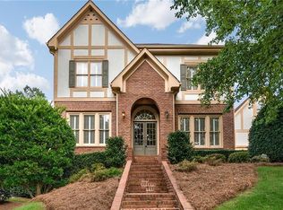 1071 Moores Walk Ln, Suwanee, GA 30024