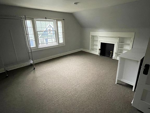 2nd image of 346 Woodward Ave