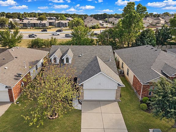 3rd image of 7448 Maroon Dr