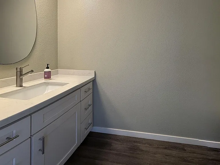 1013 W Linden St #11 — Photo 8
