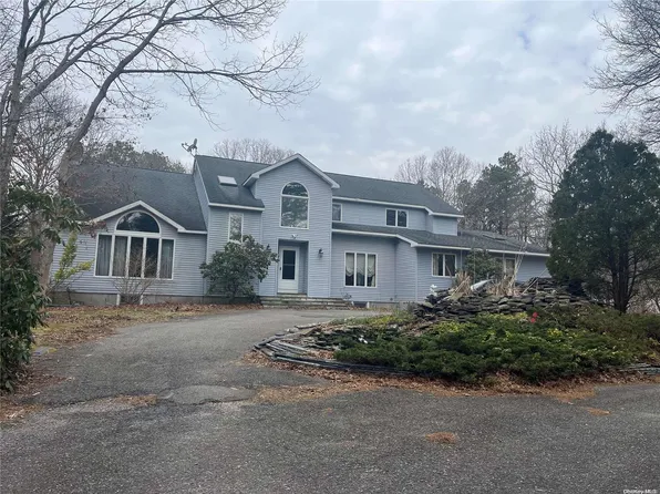 94B Maple Street, Medford, NY 11763