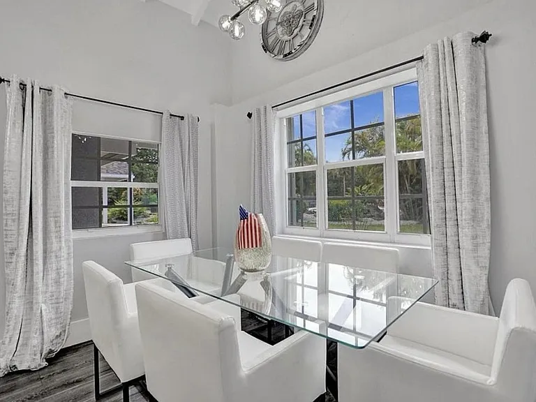 502 Rambling Drive Cir #1 — Photo 4