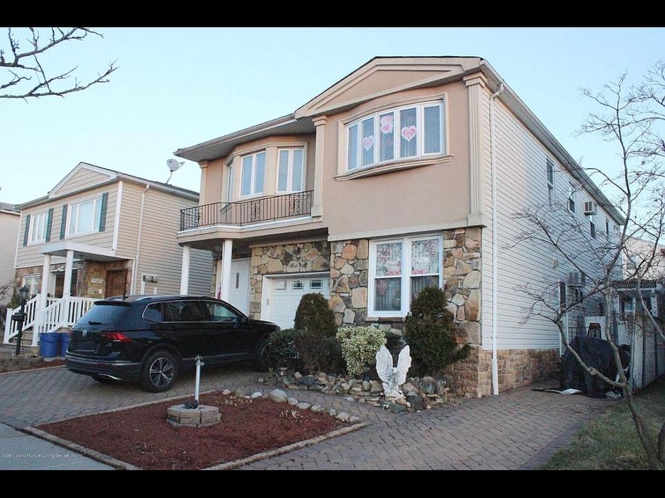 1st image of 85 Fraser St #1