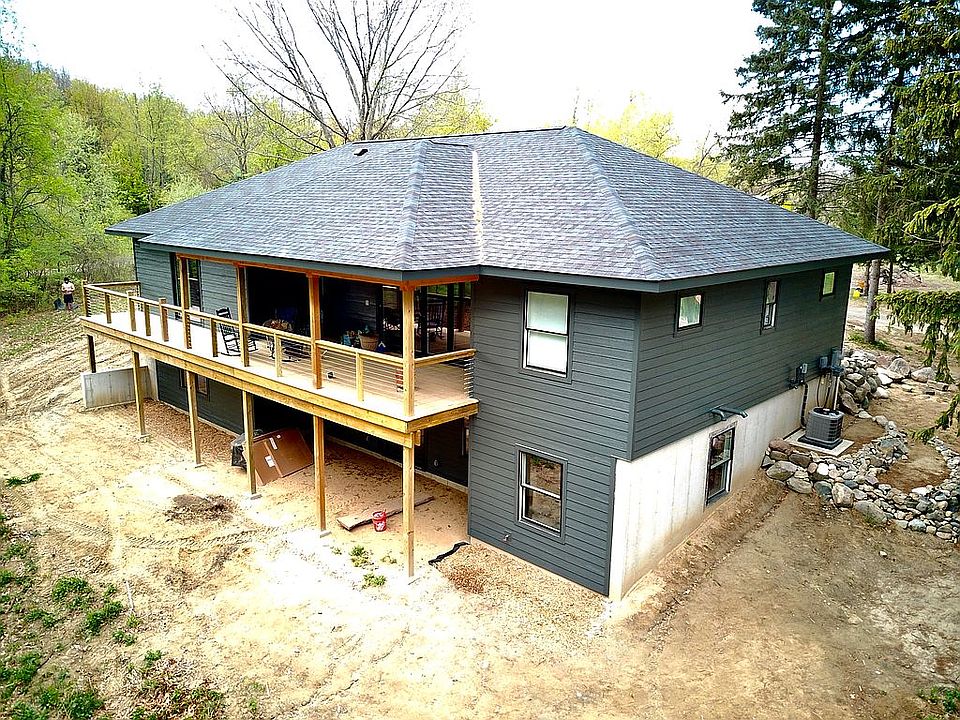 2nd image of 10310 Hartland Rd
