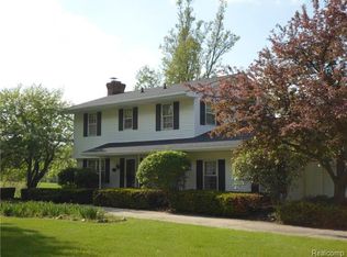 6485 Bullard Rd, Fenton, MI 48430