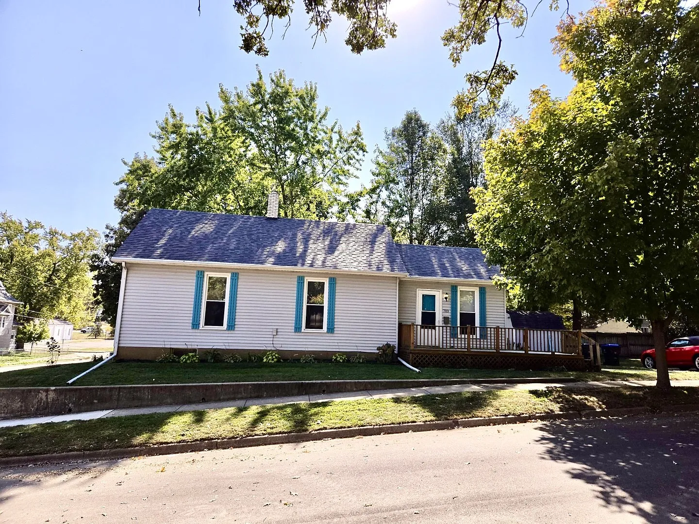 709 E Jackson St photo 1