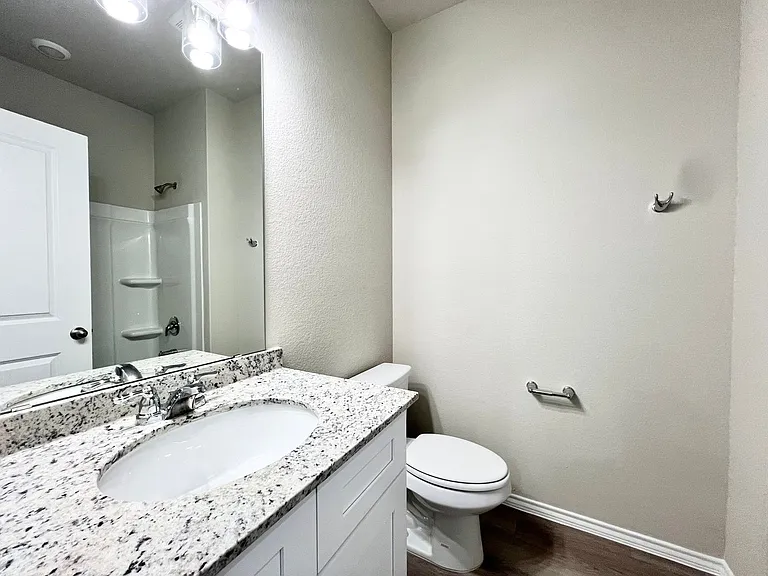 3501 NW Renfro St #204 — Photo 23
