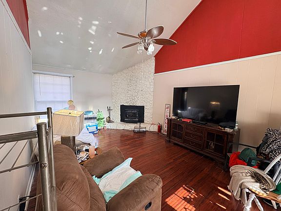 3rd image of 535 Inver Ln