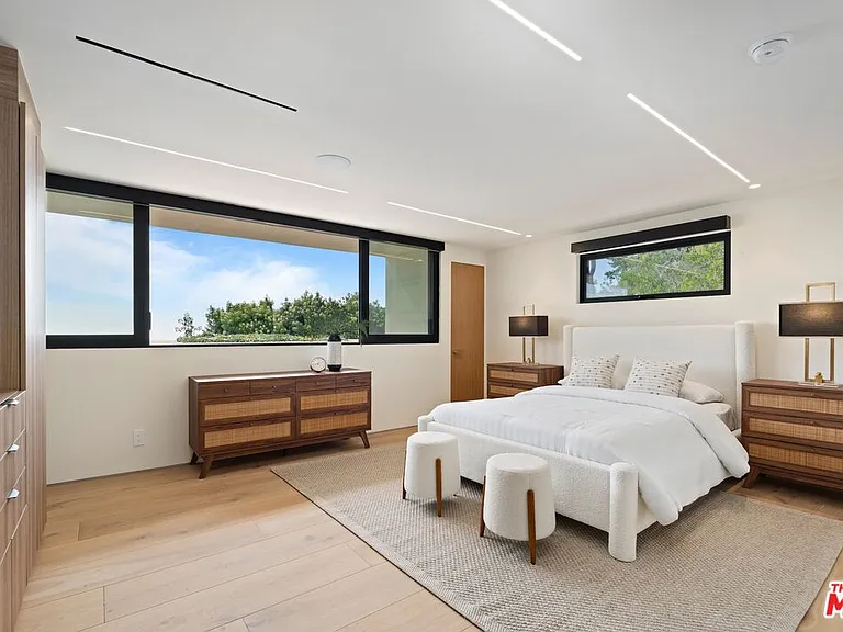 2501 Banyan Dr — Photo 34