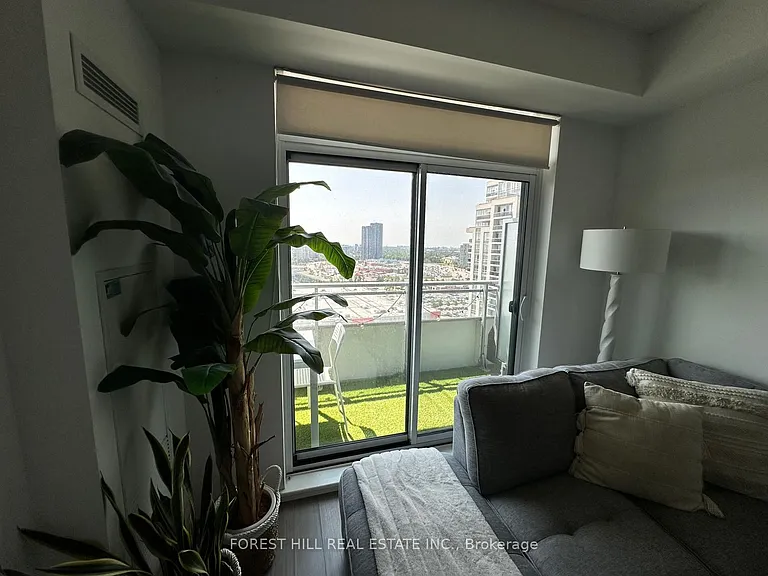 7890 Bathurst St #1706 — Photo 11