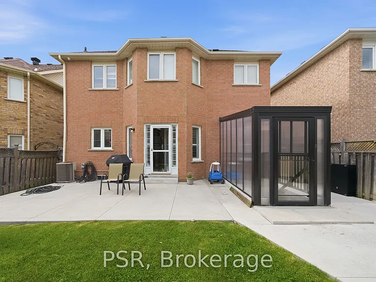 426 Arrowsmith Dr #LOWER — Photo 19