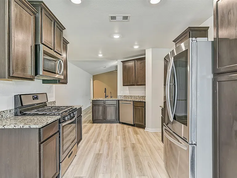 23144 Shakespeare Dr — Photo 7