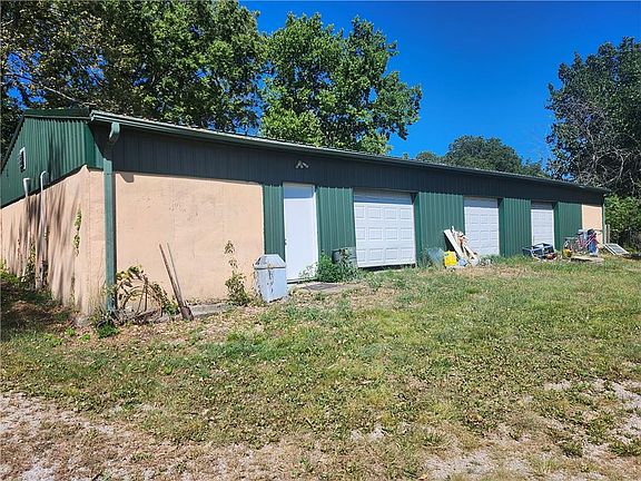 5th image of 36405 Hedge Ln