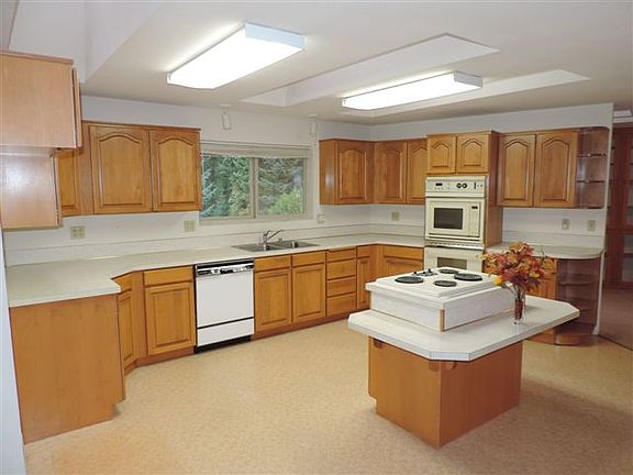 2nd image of 13702 Chein Hill Ln SE