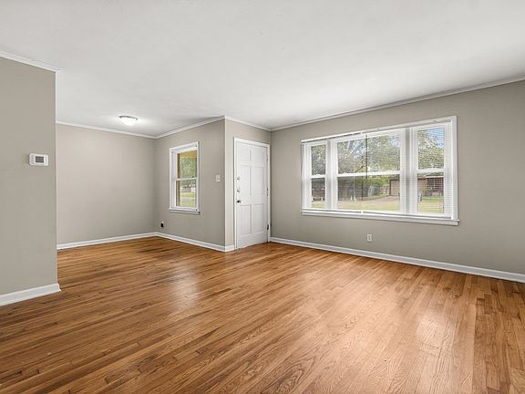 4th image of 5247 Loch Lomond Rd