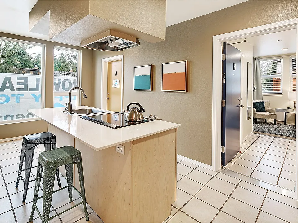 Lago aPodments- Comfortable and Affordable Living!