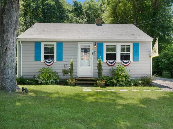 105 Steamboat St, Jamestown, RI 02835