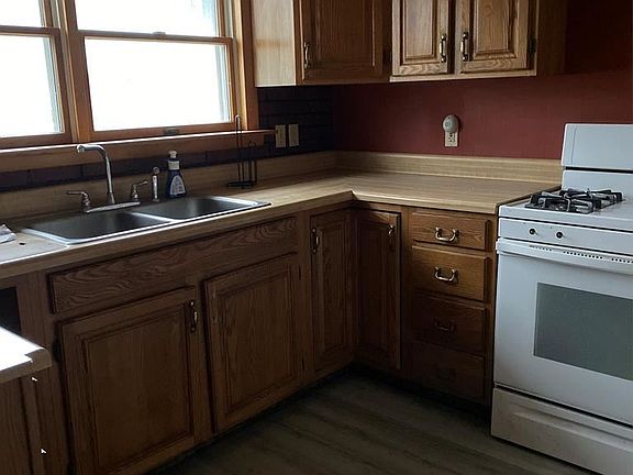 2nd image of 777 Cedar St