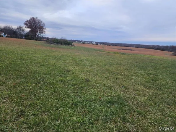 39 Route D, Santa Fe, MO 65282