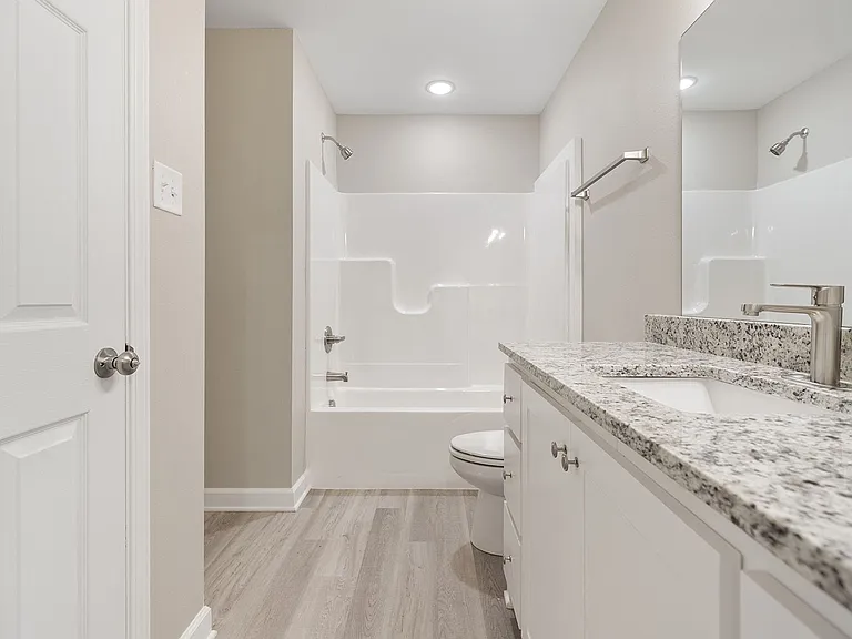 809 Pine Tree Rd — Photo 8