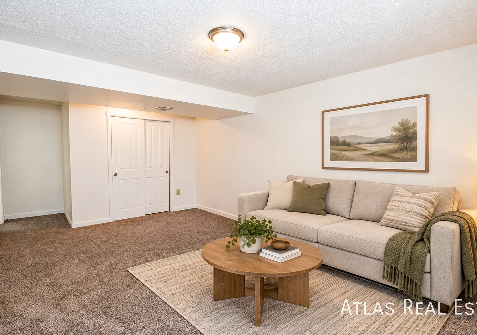 One Month Free! 4-Bedroom Englewood Duplex With Fenced Backyard & Private Parking — Photo 4