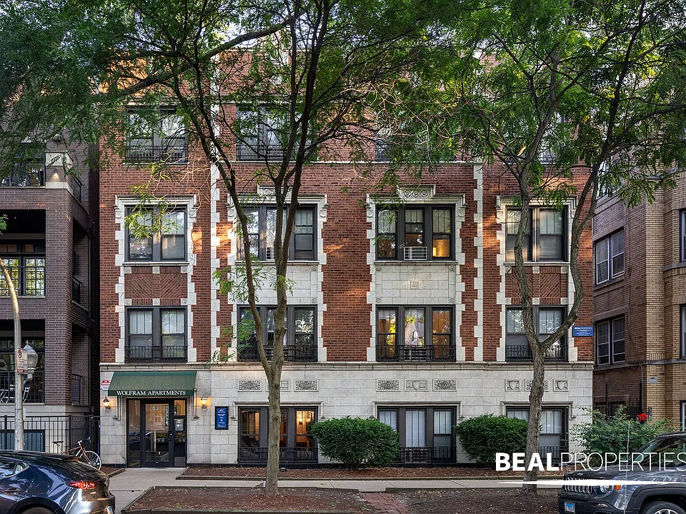 837 West Wolfram Street
