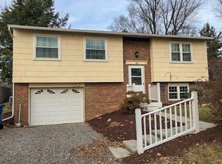 234 Great Smokey Dr, Pittsburgh, PA 15239