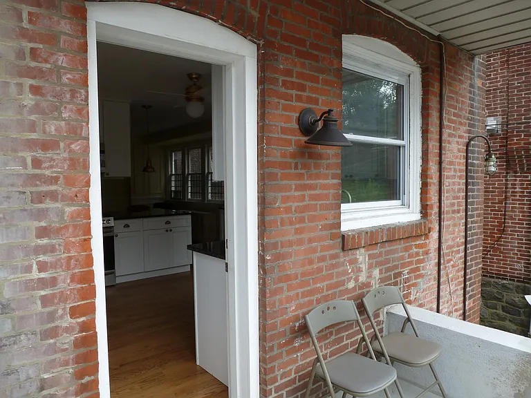 6243 Washington Ave — Photo 11