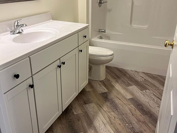 3rd image of 118 Loch Lane Dr #1