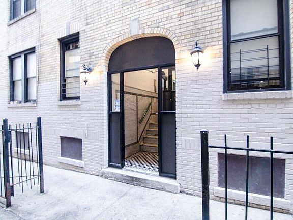 5th image of 3542 94th St APT 4B