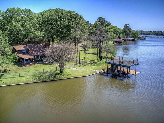 2nd image of 133 Lake Shore Dr