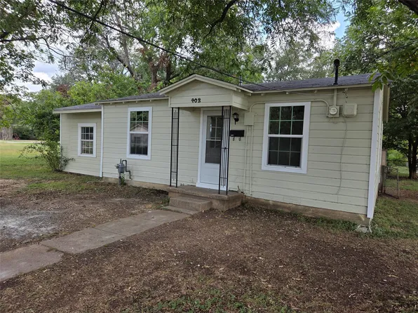 402 W Lackey St, West, TX 76691