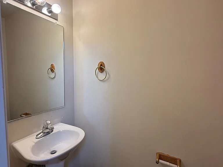 105 W Park Dr — Photo 8