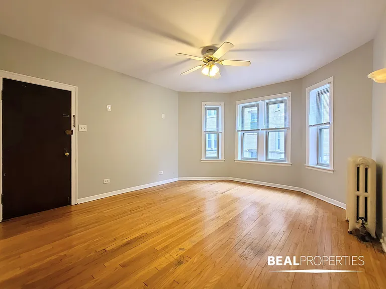 4225 Paulina — Photo 10