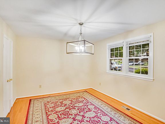 4th image of 10427 Collingham Dr