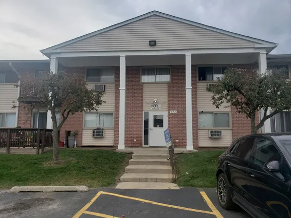 693 E Fullerton Ave APT 206, Glendale Heights, IL 60139